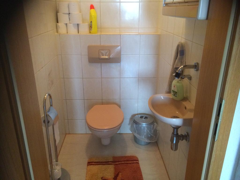Zimmer Zur Ehemaligen Weinstube Untermberg エクステリア 写真